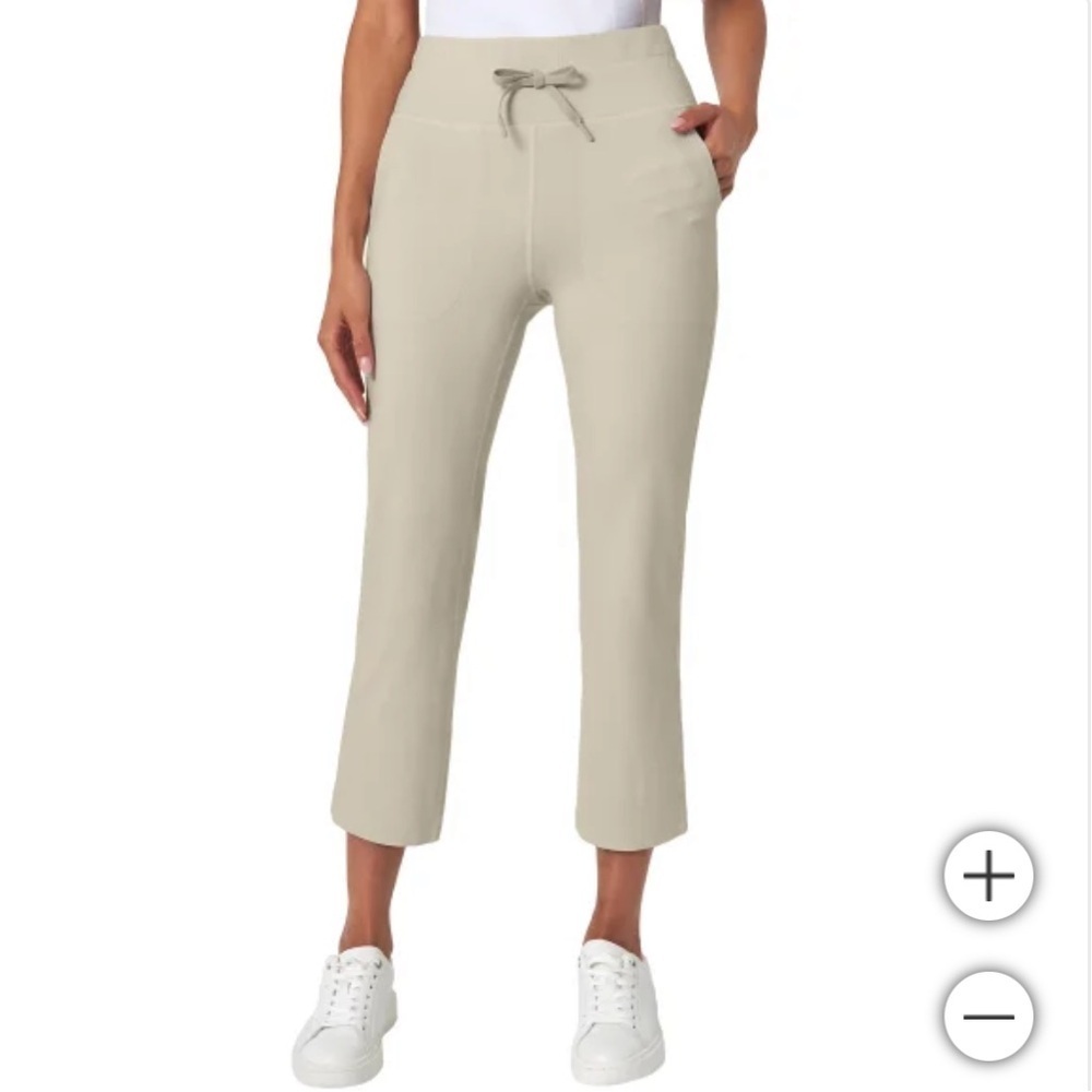NWT Mondetta Womens Pants Capri Moisture Wicking Pockets Active Workout